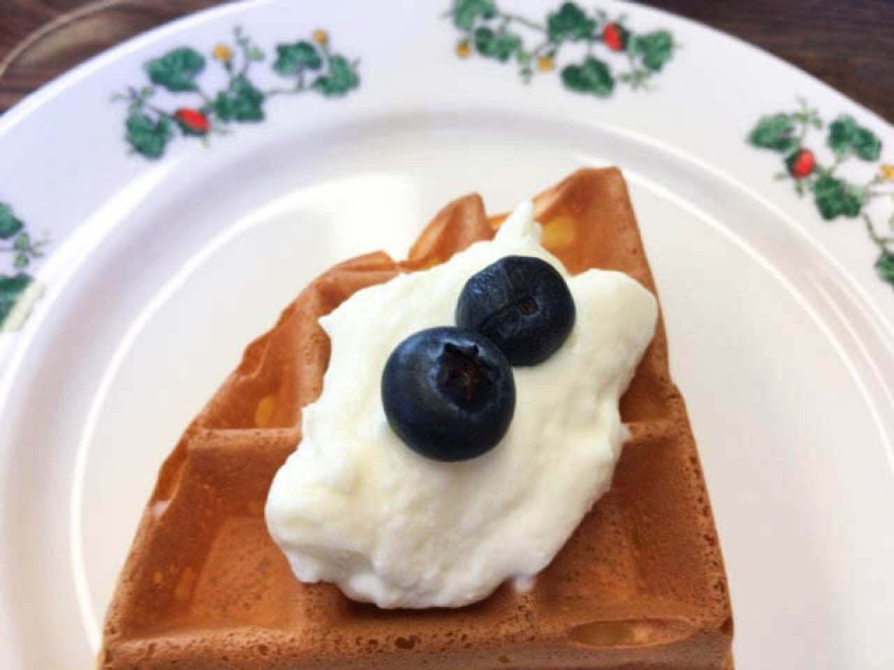 六花亭 サクサクワッフルを食す【北海道のおばあちゃん 今日のおやつ】