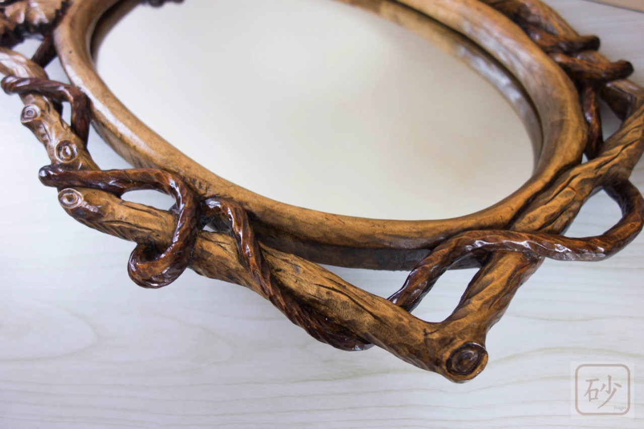 木彫りの鏡　ブドウ