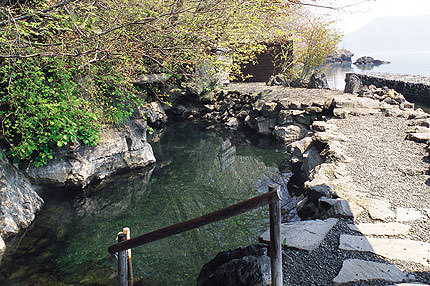 丸駒温泉