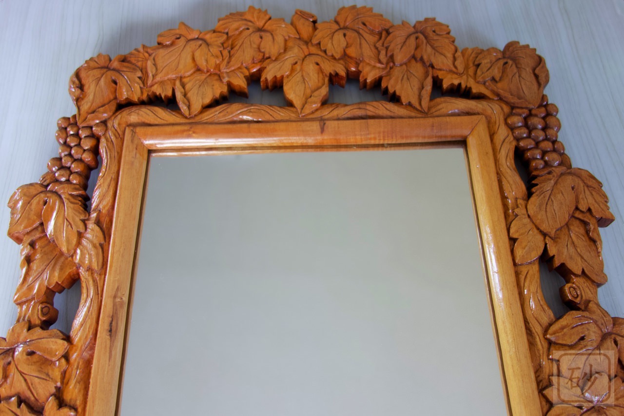 木彫りの鏡ブドウ