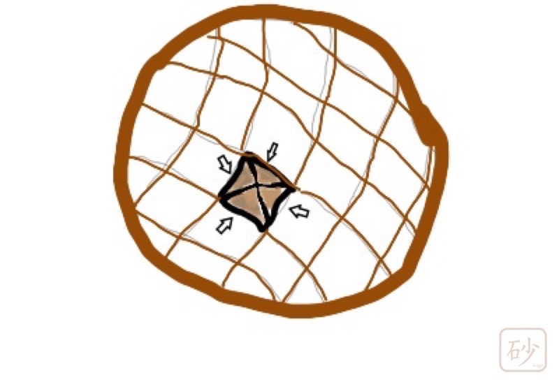 wood carving hexagon pot04.jpg 木彫りの六角鍋敷き ひまわり