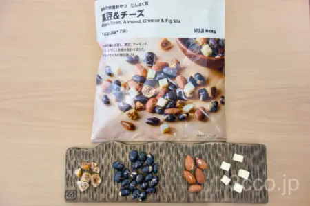 無印良品素材の栄養おやつ黒豆＆チーズ