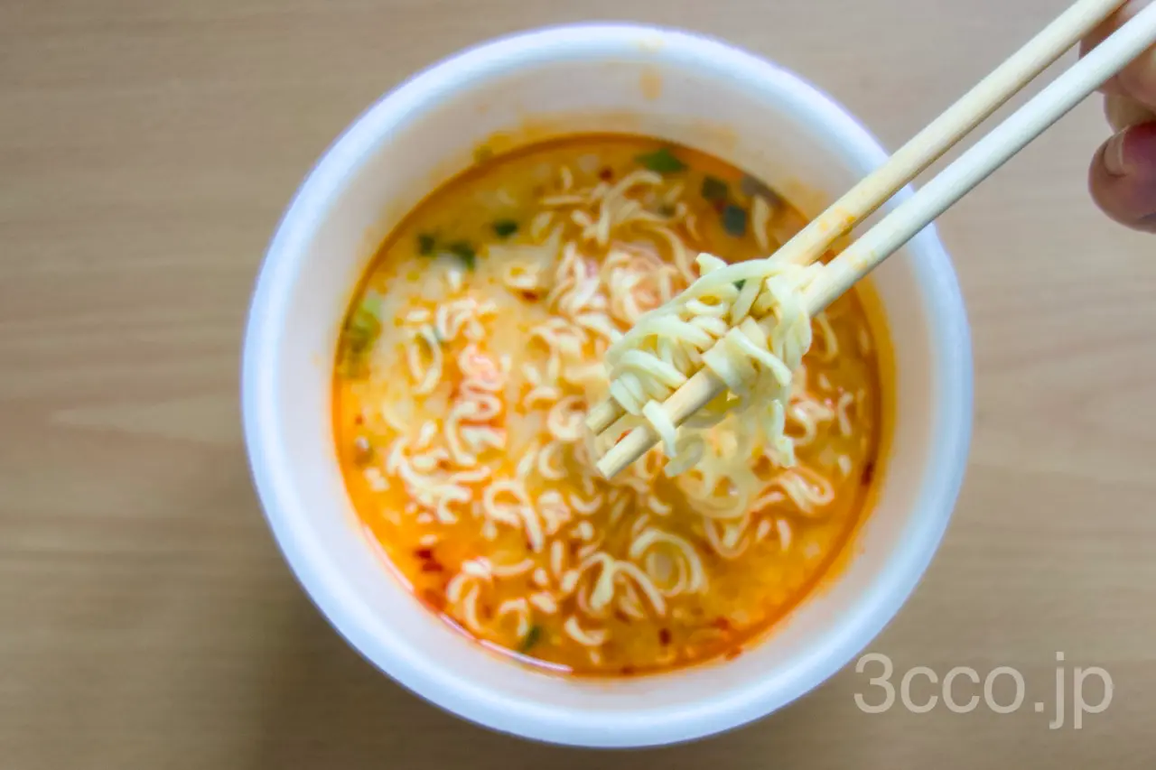 セコマ赤い鶏白湯ラーメン