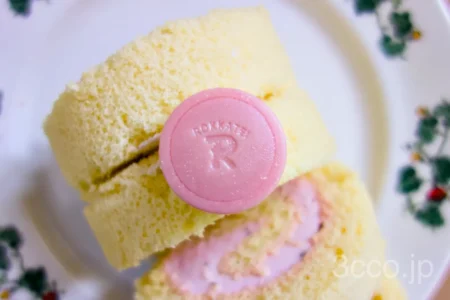 六花亭ケーキ屋さん3月さくらのロールケーキ