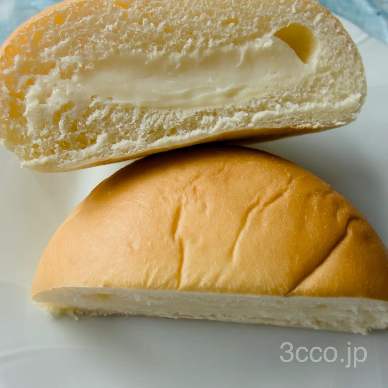 セコマ北海道バタークリームパン断面