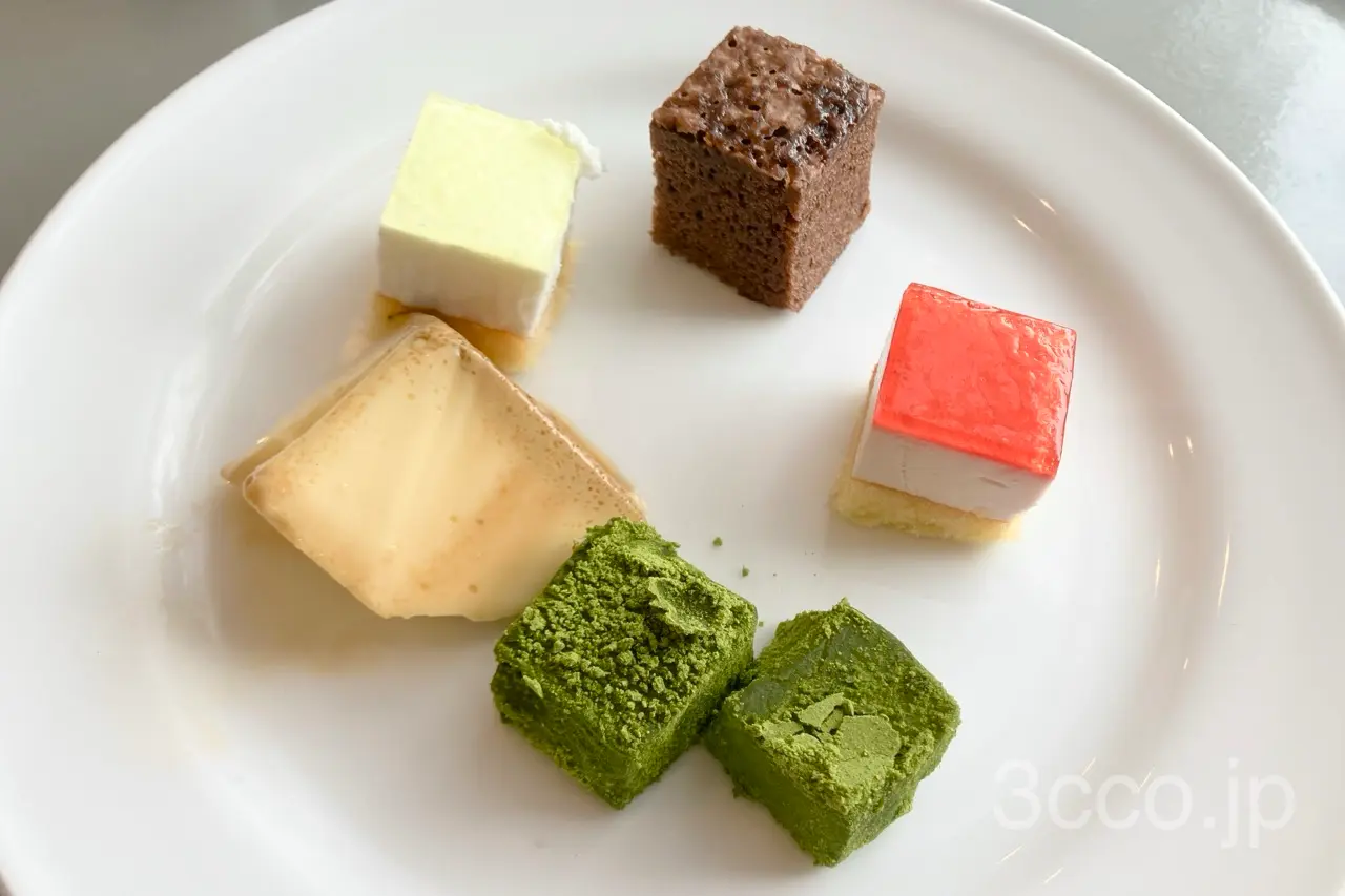 画像 ビュッフェのスイーツ