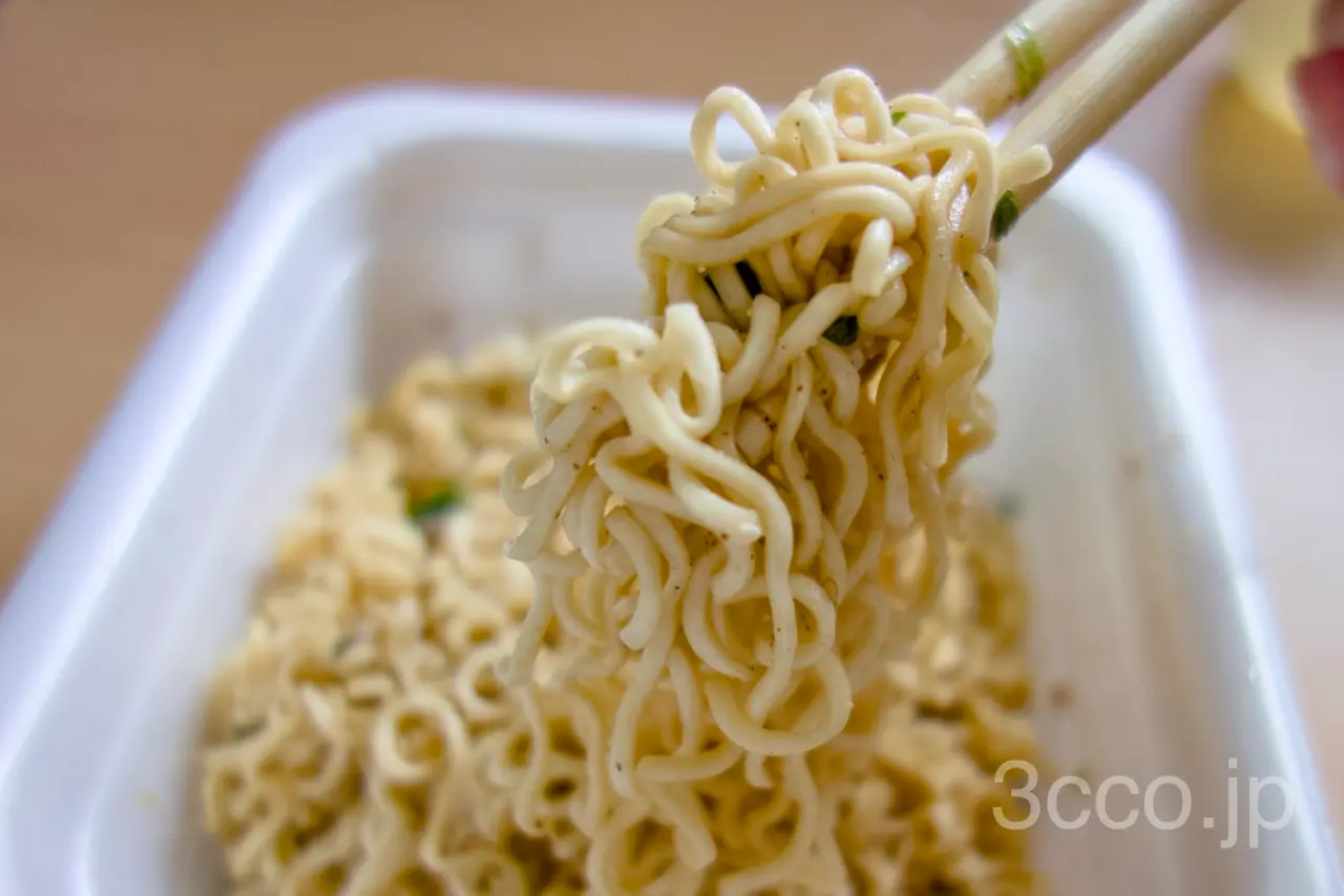 やきそば弁当塩ダレ味